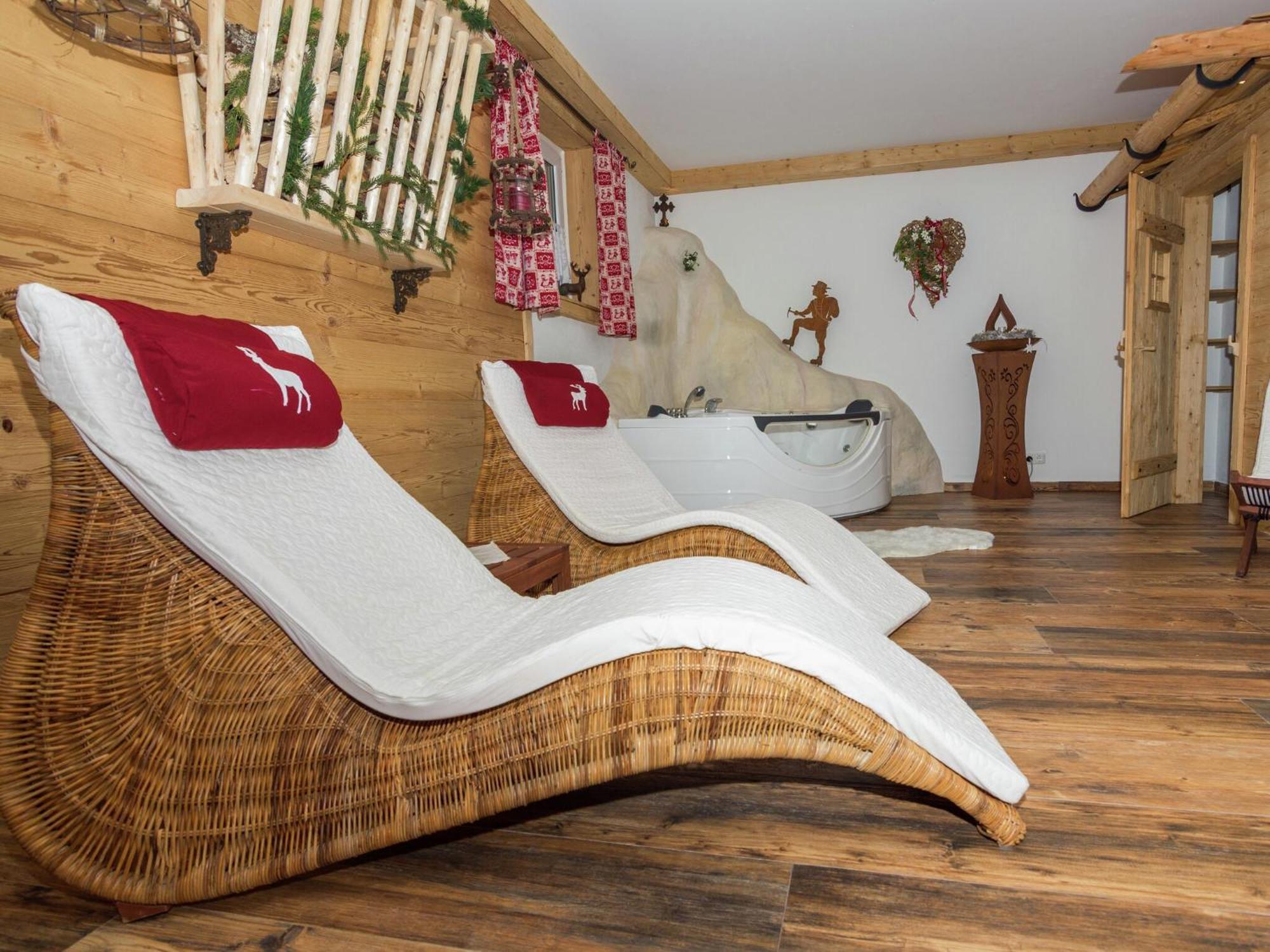 Alluring Holiday Home In Ubersee With Whirlpool Экстерьер фото