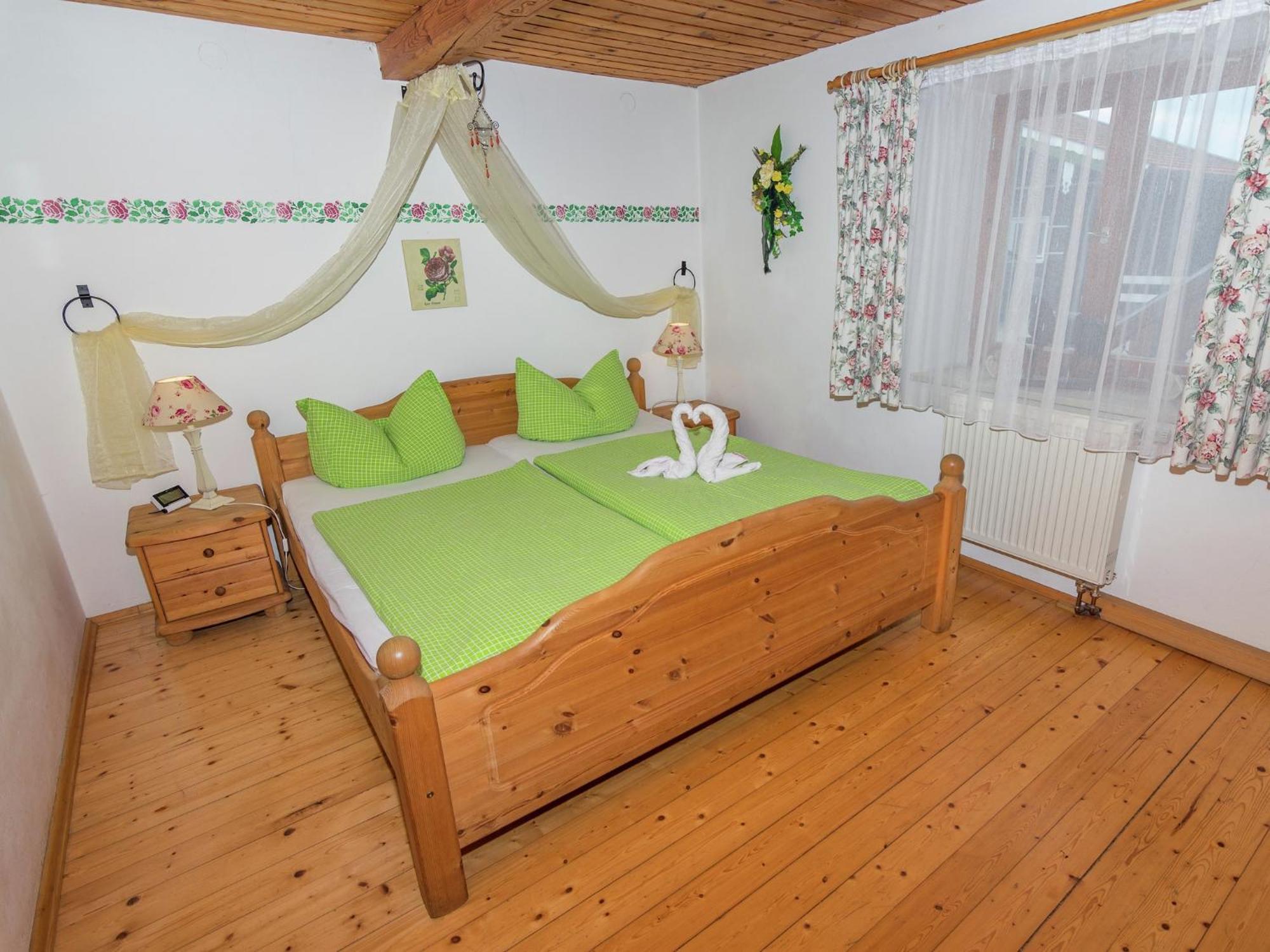 Alluring Holiday Home In Ubersee With Whirlpool Экстерьер фото