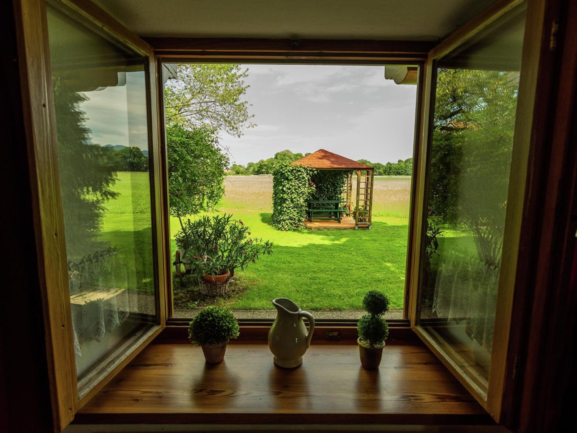 Alluring Holiday Home In Ubersee With Whirlpool Экстерьер фото