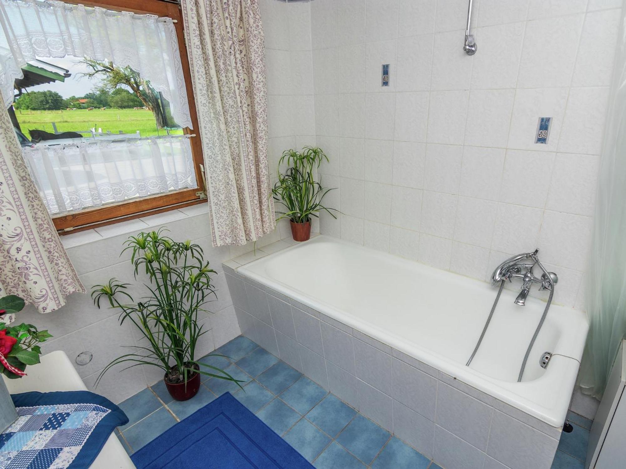 Alluring Holiday Home In Ubersee With Whirlpool Экстерьер фото