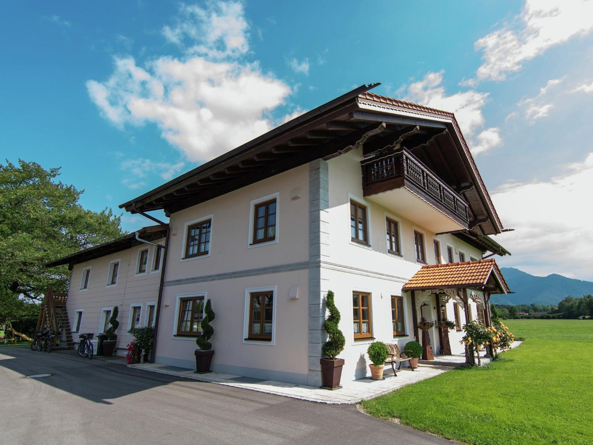 Alluring Holiday Home In Ubersee With Whirlpool Экстерьер фото